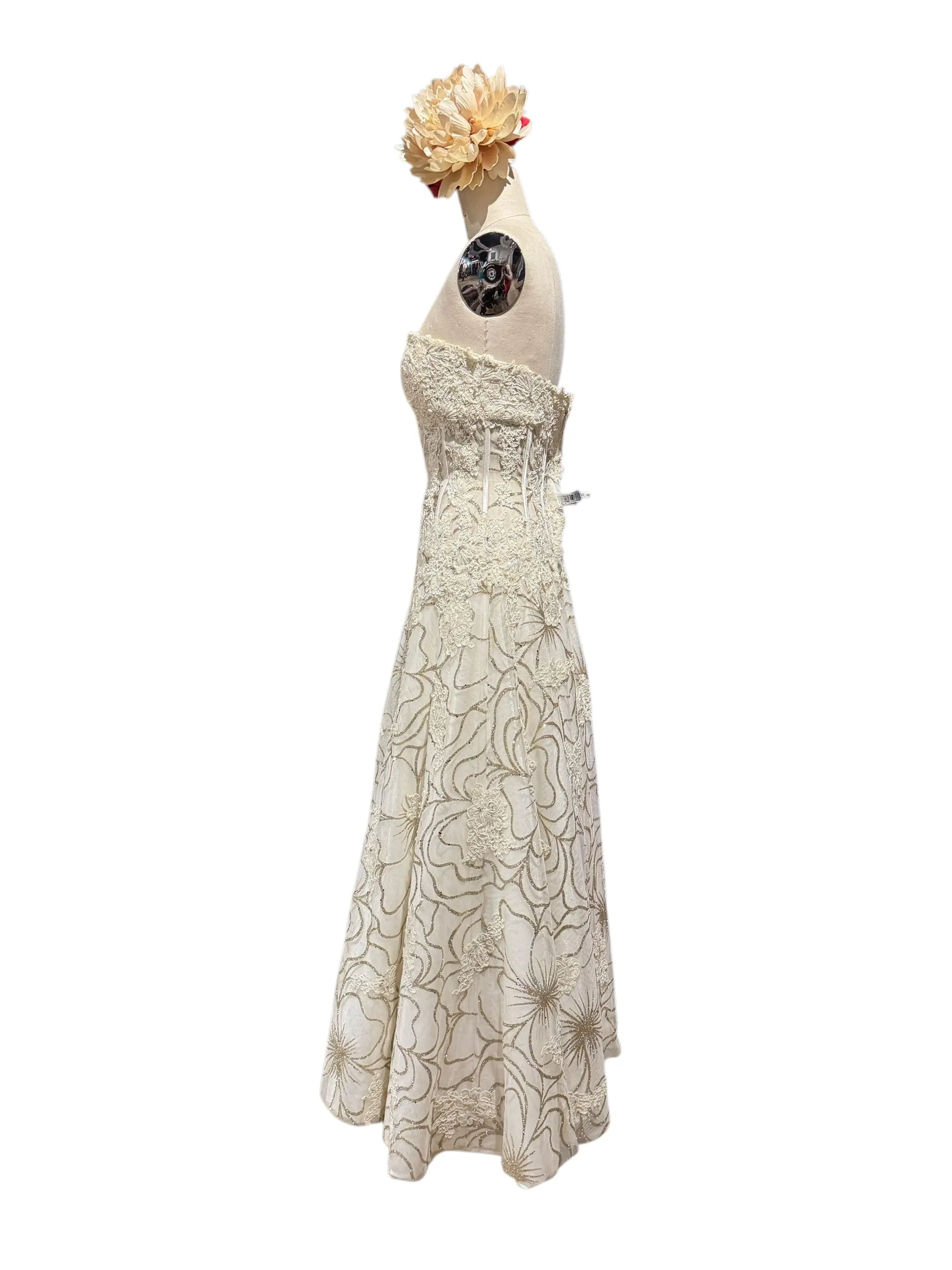 1950s Floral Embroidered Strapless Gown