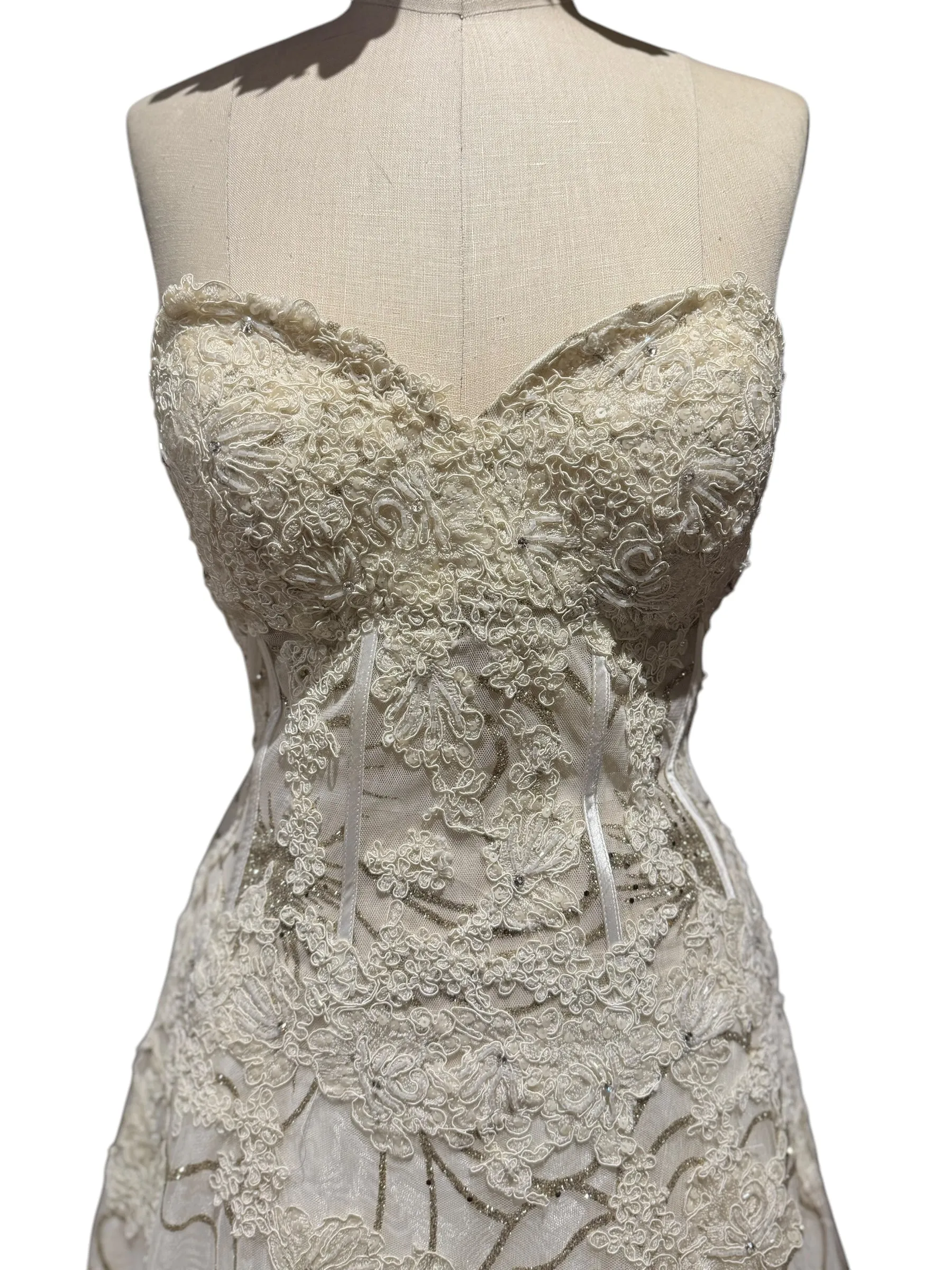 1950s Floral Embroidered Strapless Gown