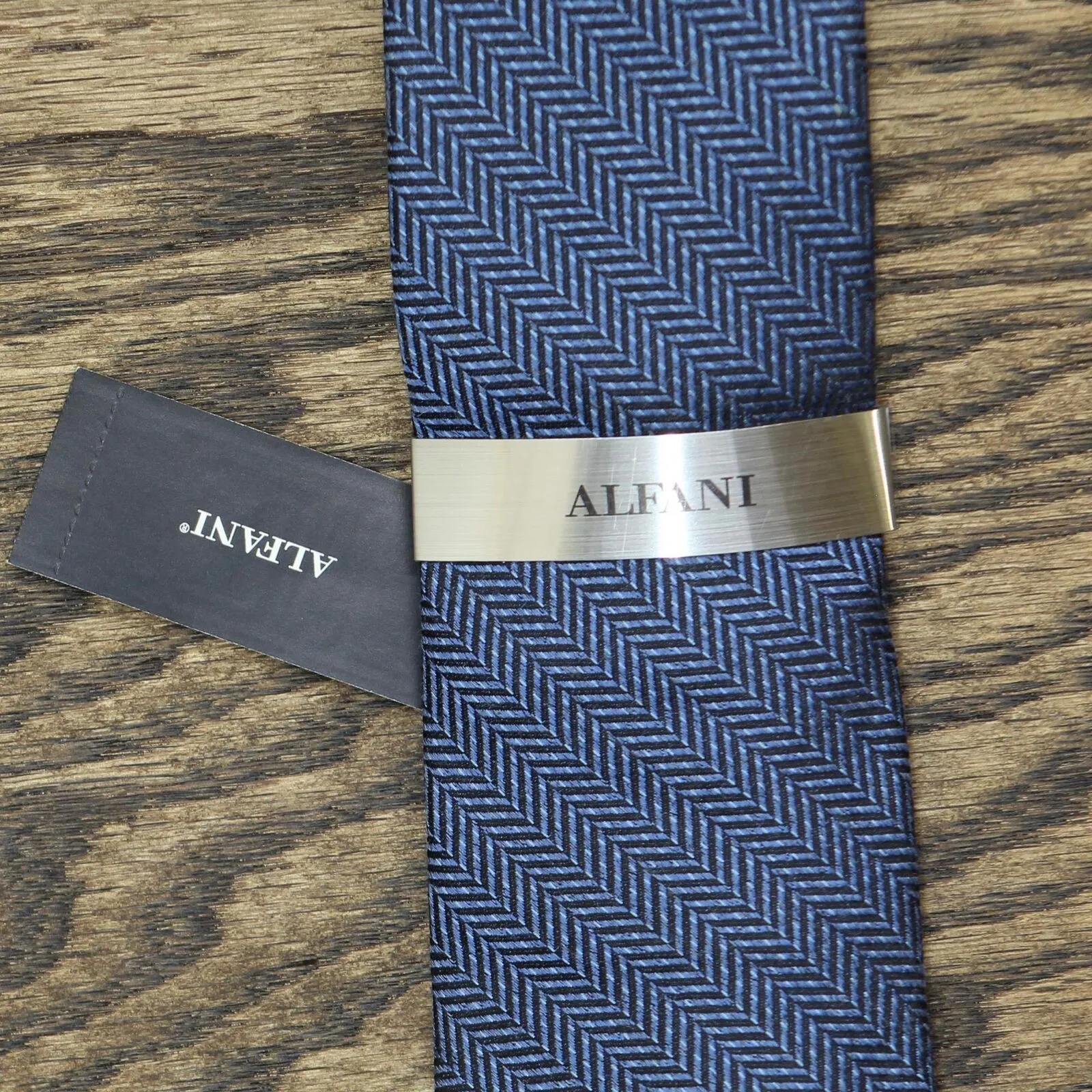Alfani Men's Cabare Solid Necktie Tie 1AFC1-4011