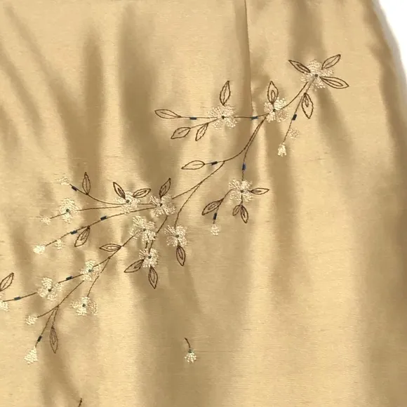 Ann Taylor Petite 100% Silk Skirt Stunning Floral Beading &amp; Embroidery Womens 8P