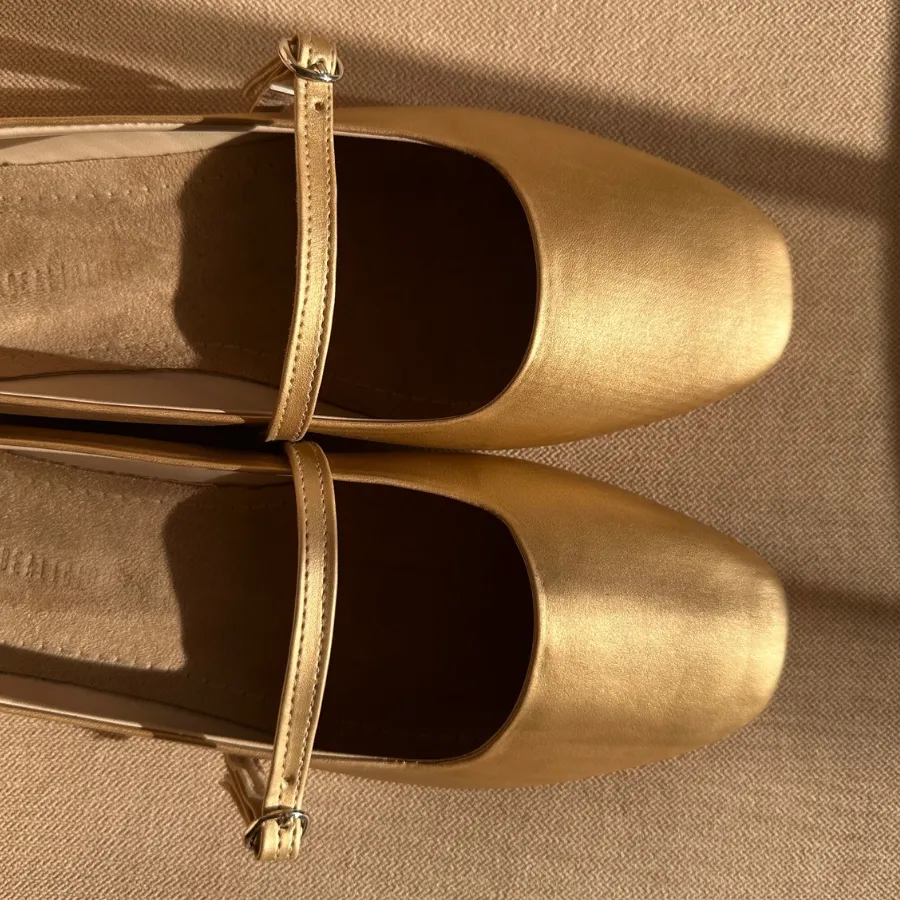 BAILATIRA GOLD FLATS (Square-Toe)