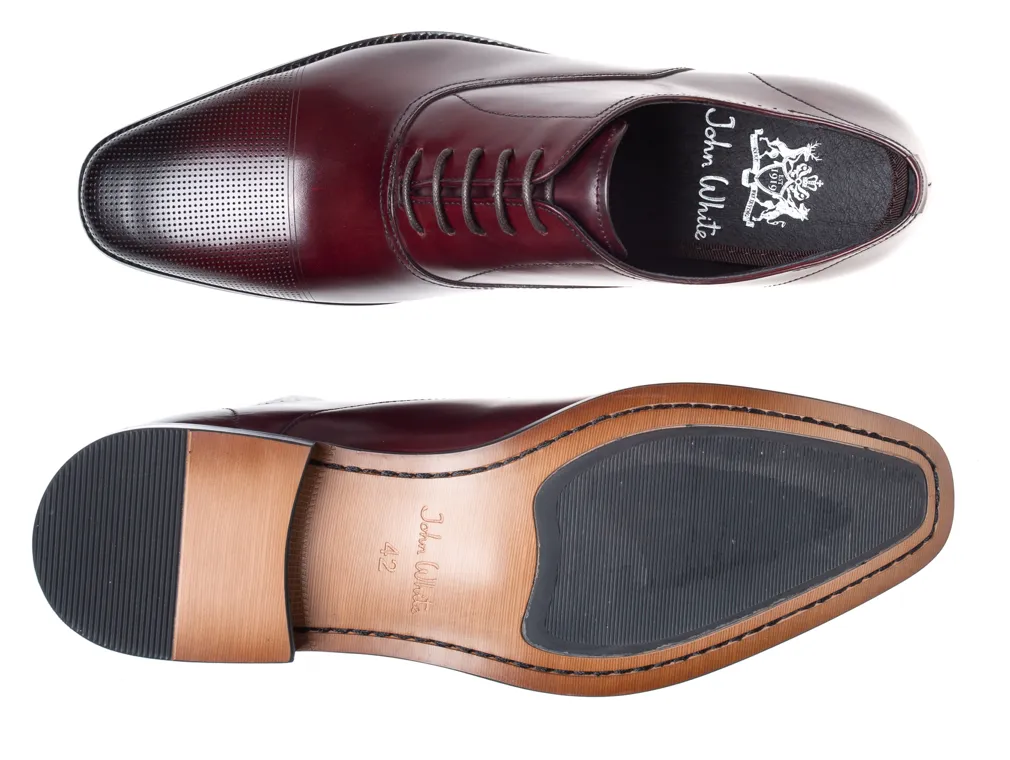 Bay Shoe in Bordeaux