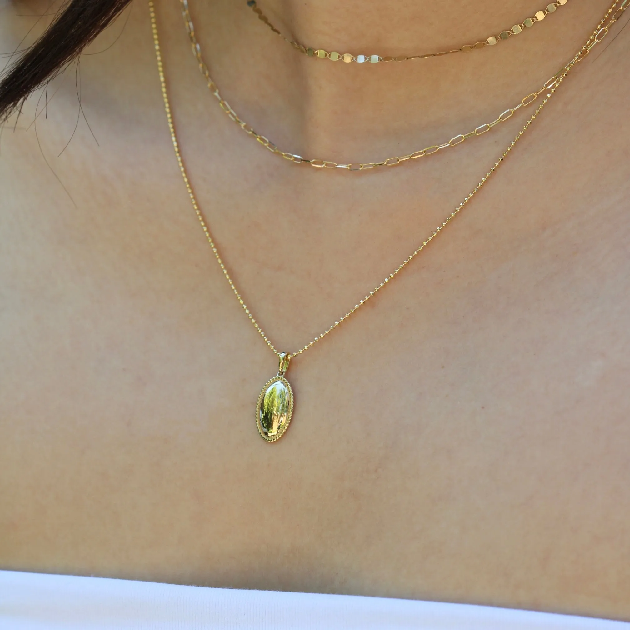 Beaded oval necklace