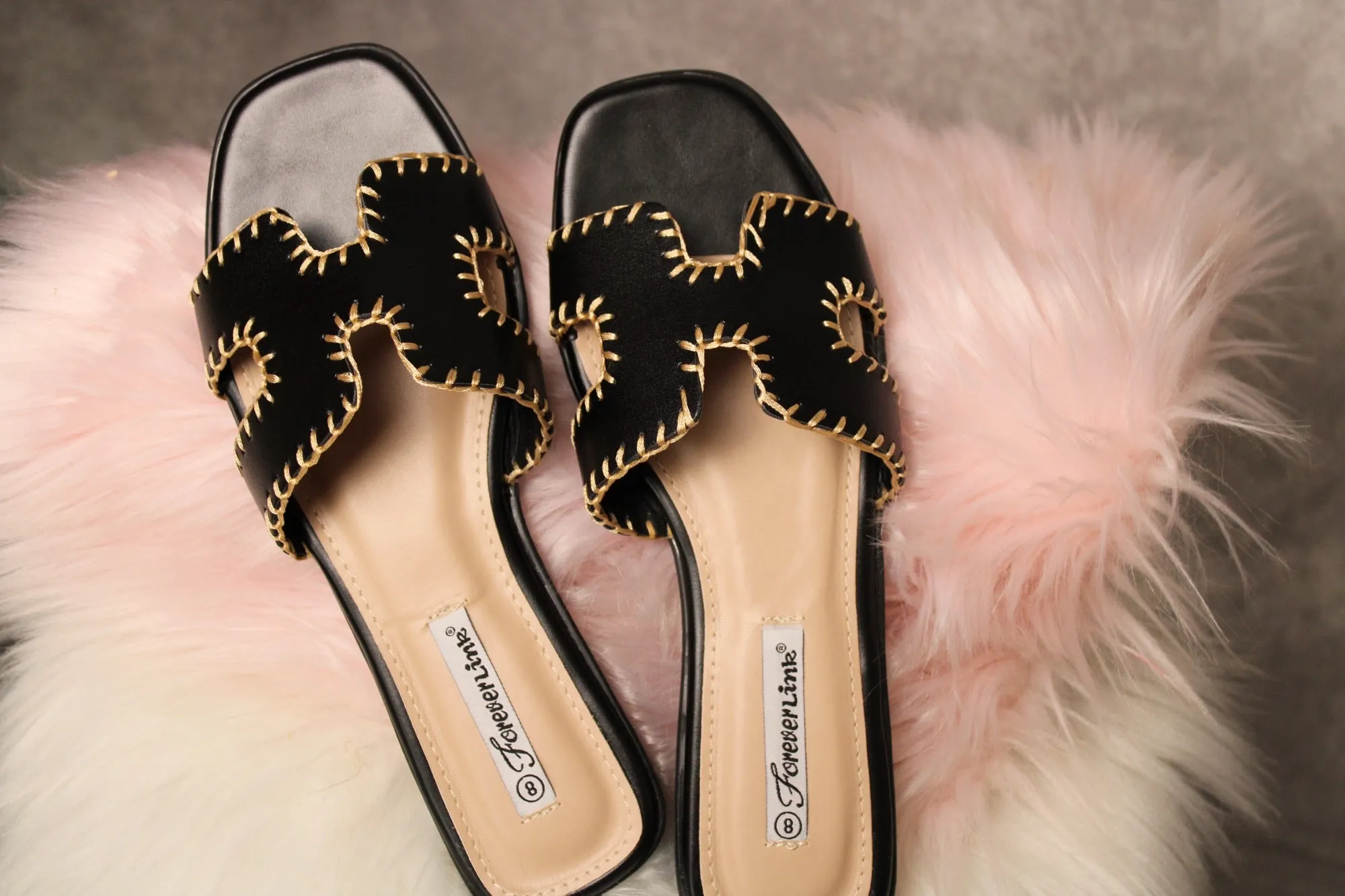 CUT UPPER SANDAL