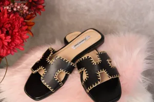 CUT UPPER SANDAL