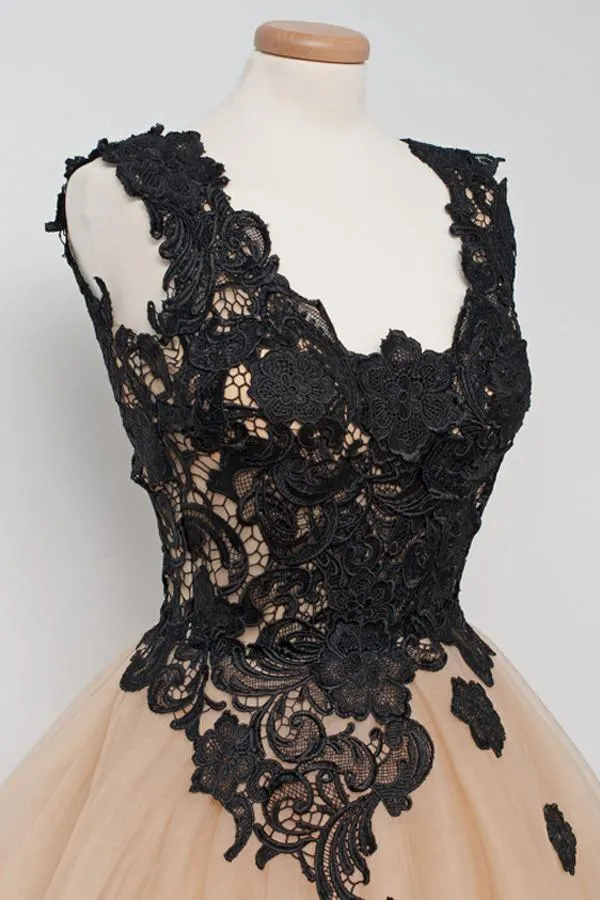 Cute Square Knee-Length Homecoming Dress With Black Lace Appliques TR0112