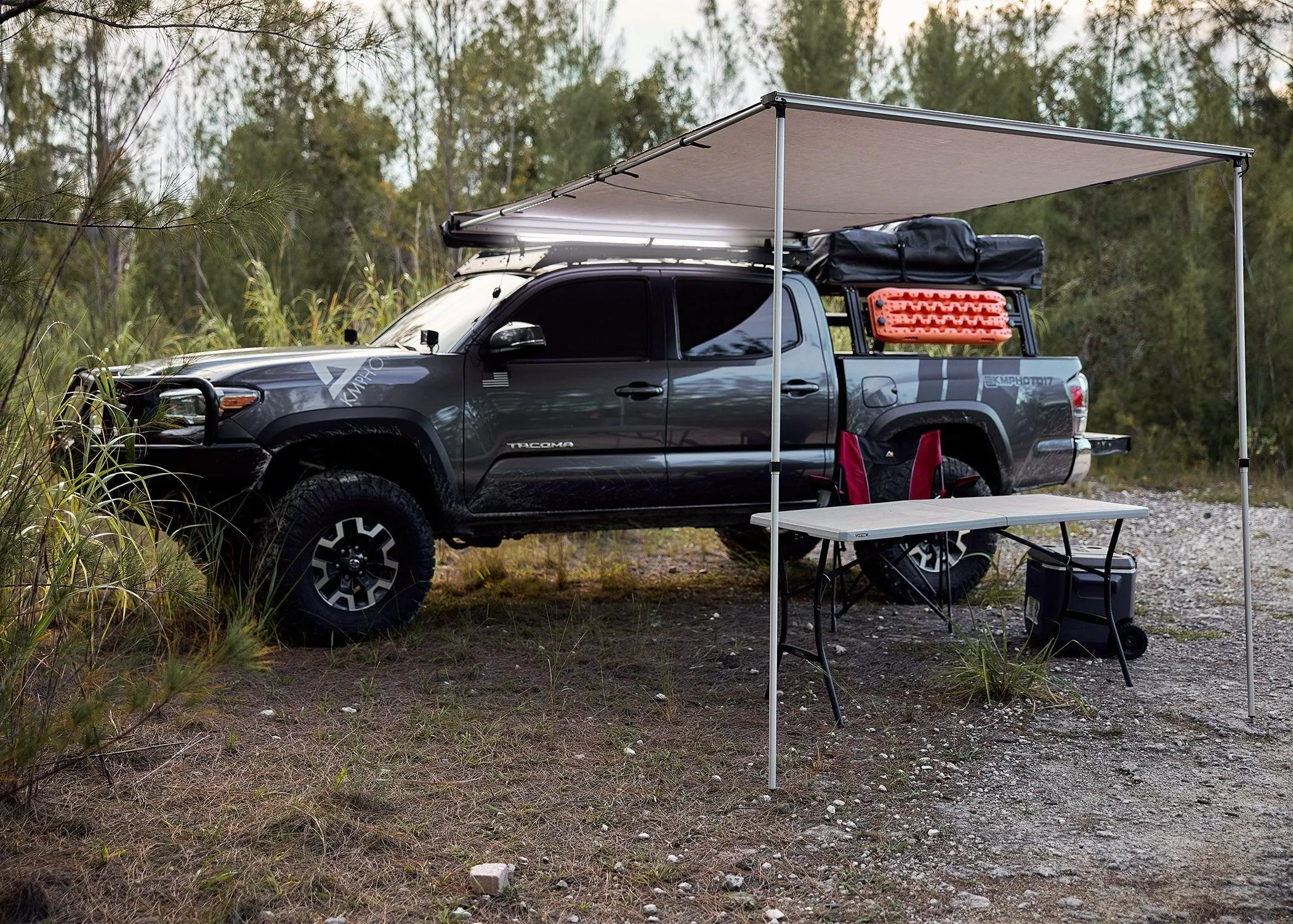 Dobinsons 4x4 Roll Out Awning 4.6FT x 6.5FT Small Size with LED Lights (CE80-3934)