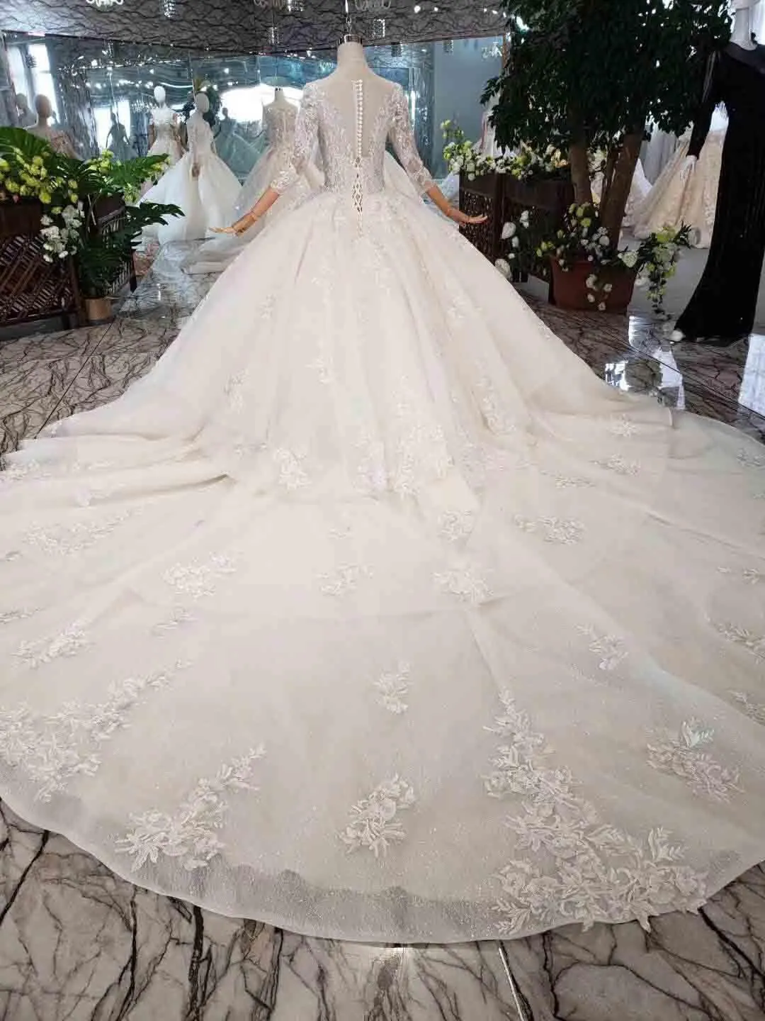 Elegant Half Sleeves Ball Gown Lace Layer Wedding Dress TN174