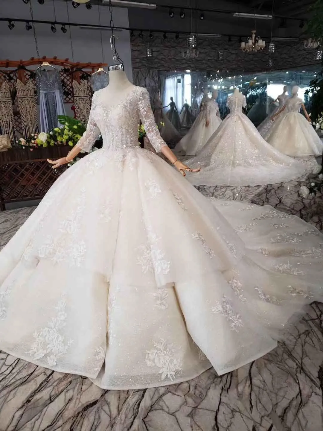 Elegant Half Sleeves Ball Gown Lace Layer Wedding Dress TN174