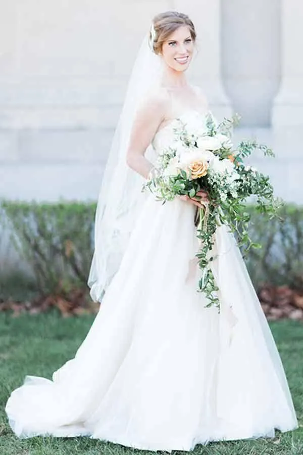 Elegant Sweetheart Sweep Train Beading Wedding Dress TN0052