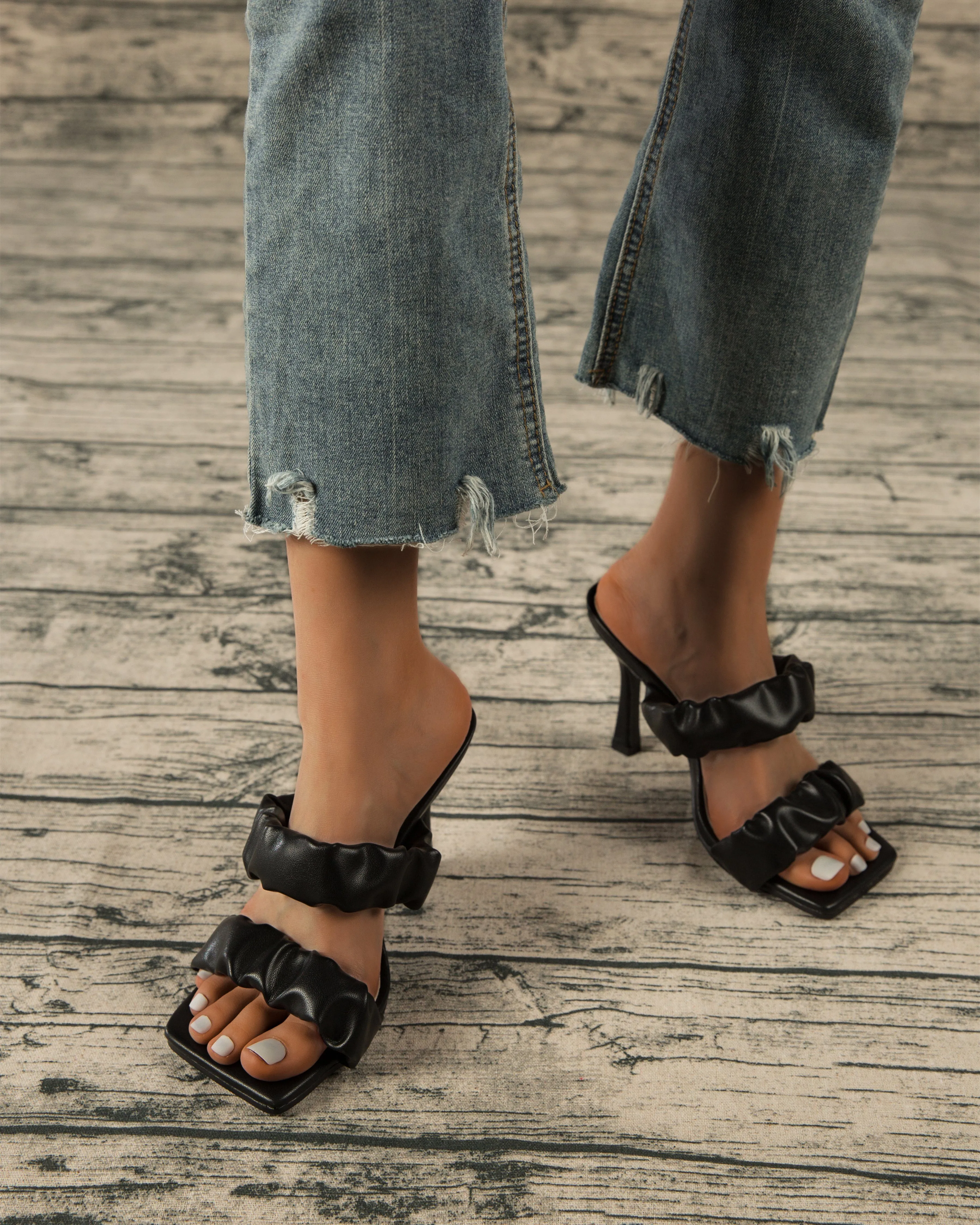 Feeling Chic Square Toe High Heel Sandals - Black