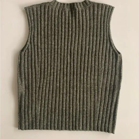 Greylin Green Ribbed Knit Sweater Vest Size M Yale Melange Minimalist Classic