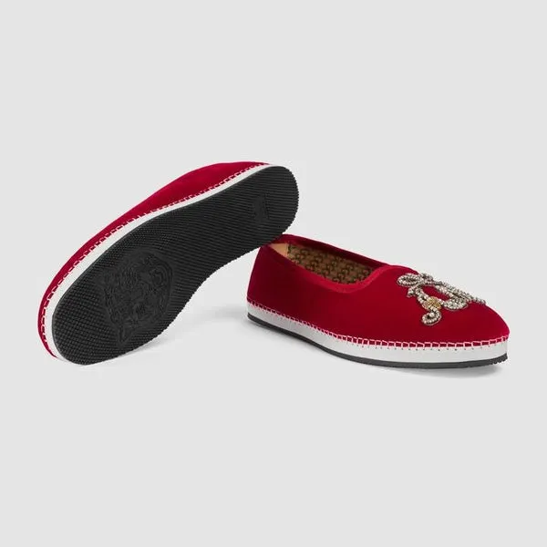 Gucci Men's Velvet Loafer With Am Appliqué In Red