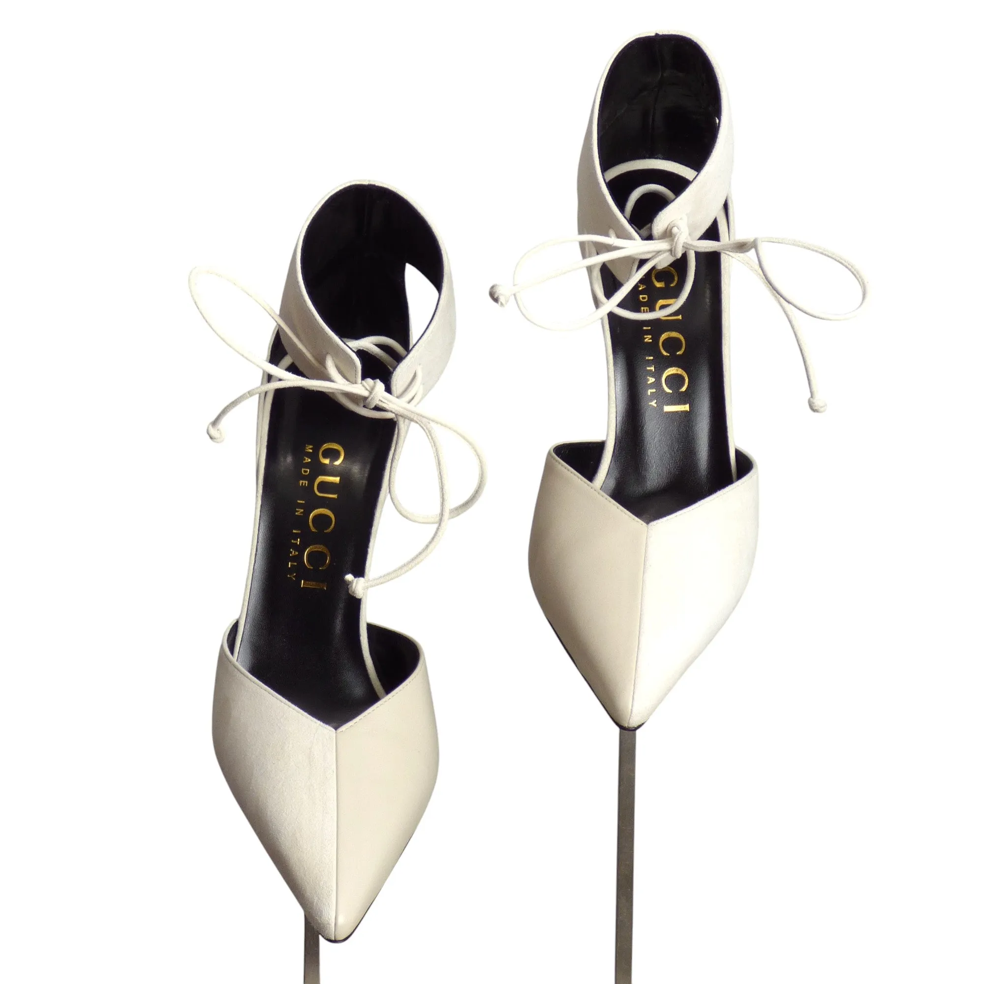 GUCCI- NIB White Scamosciato Pumps, Size 40