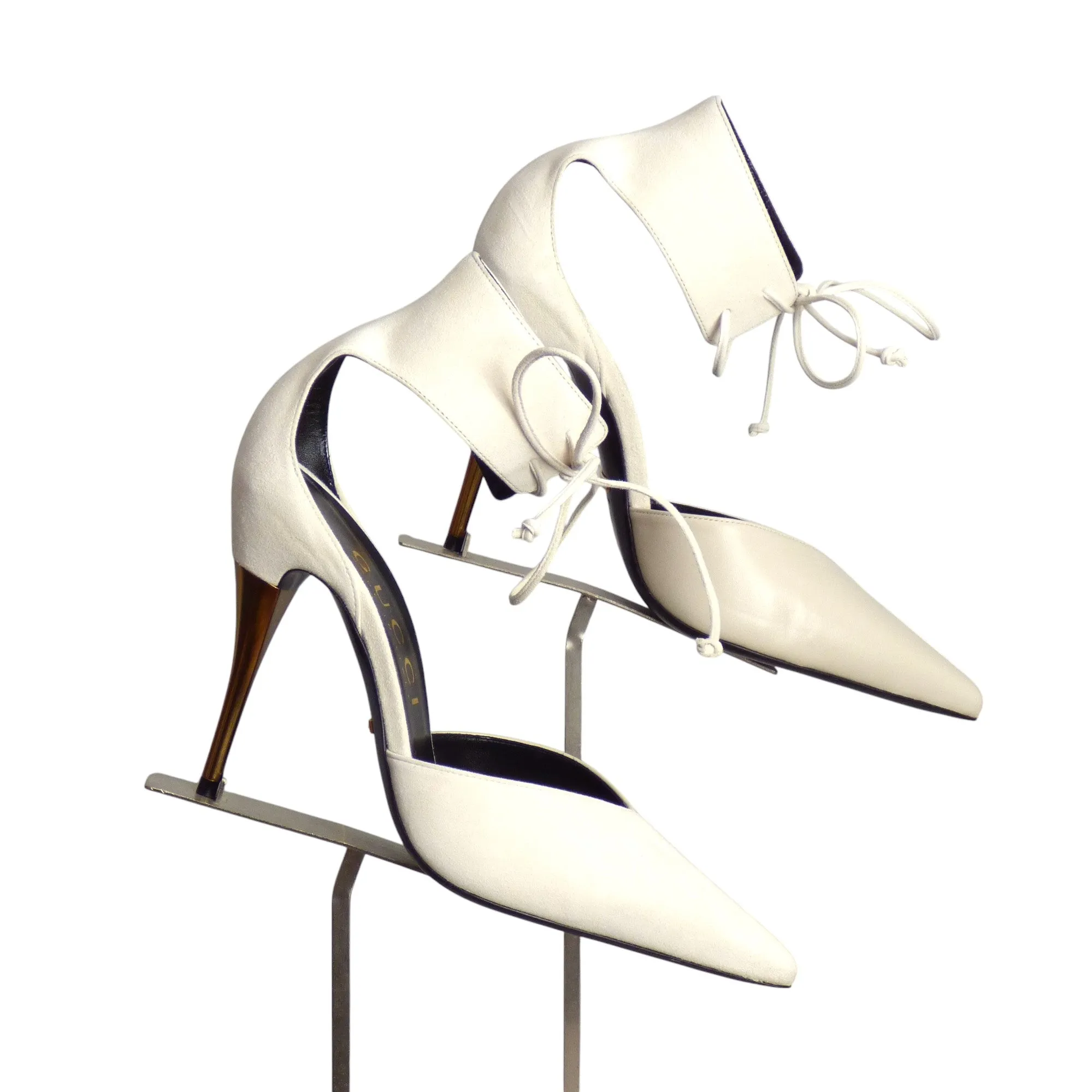 GUCCI- NIB White Scamosciato Pumps, Size 40