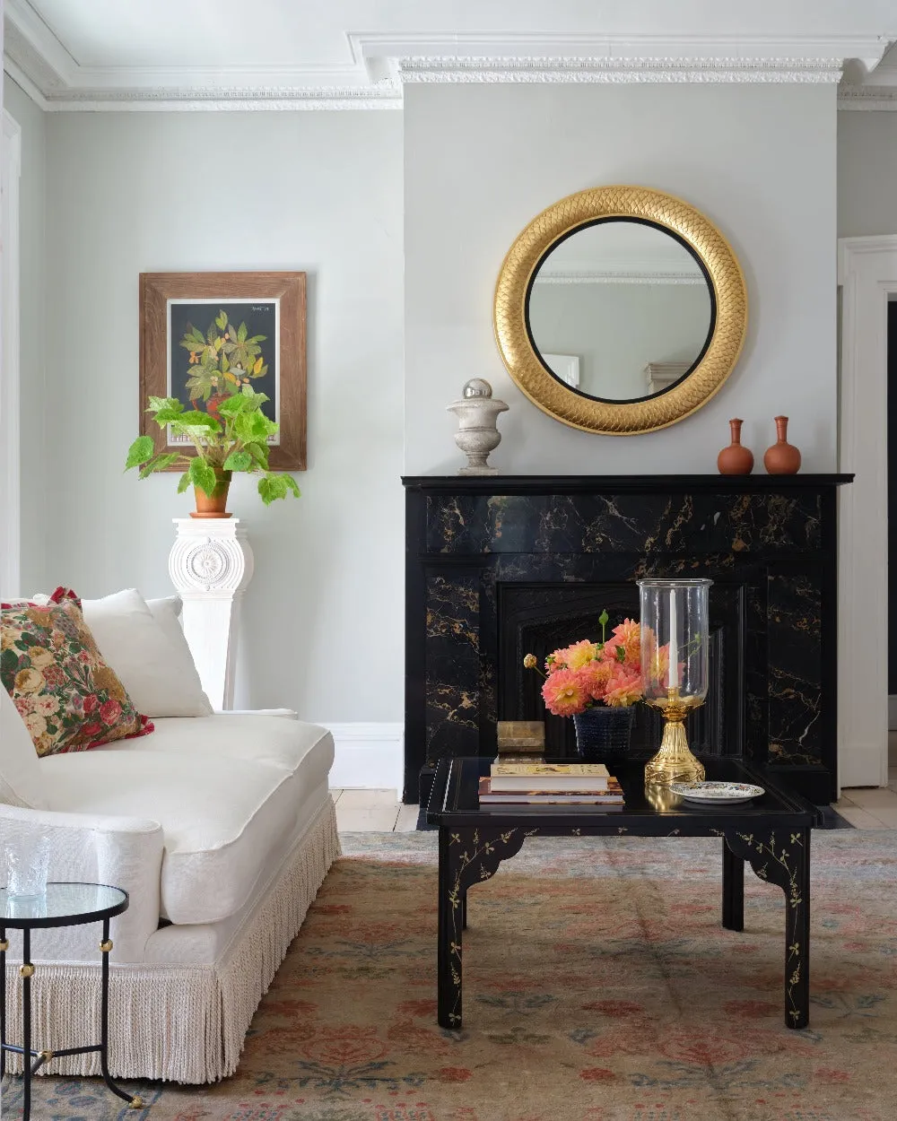 Gustave Pedestal (White)