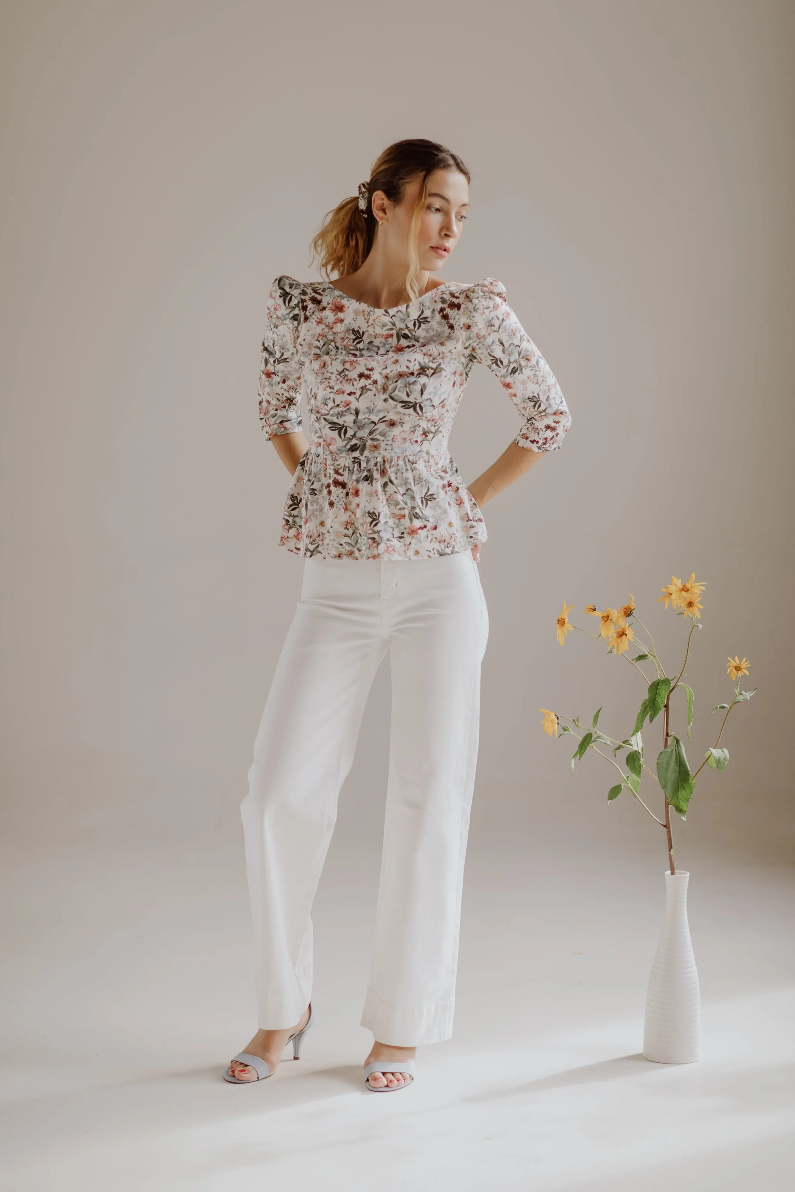 Hannah Bateau Neck Top with Corset Seam Details / Milky White Floral Cotton