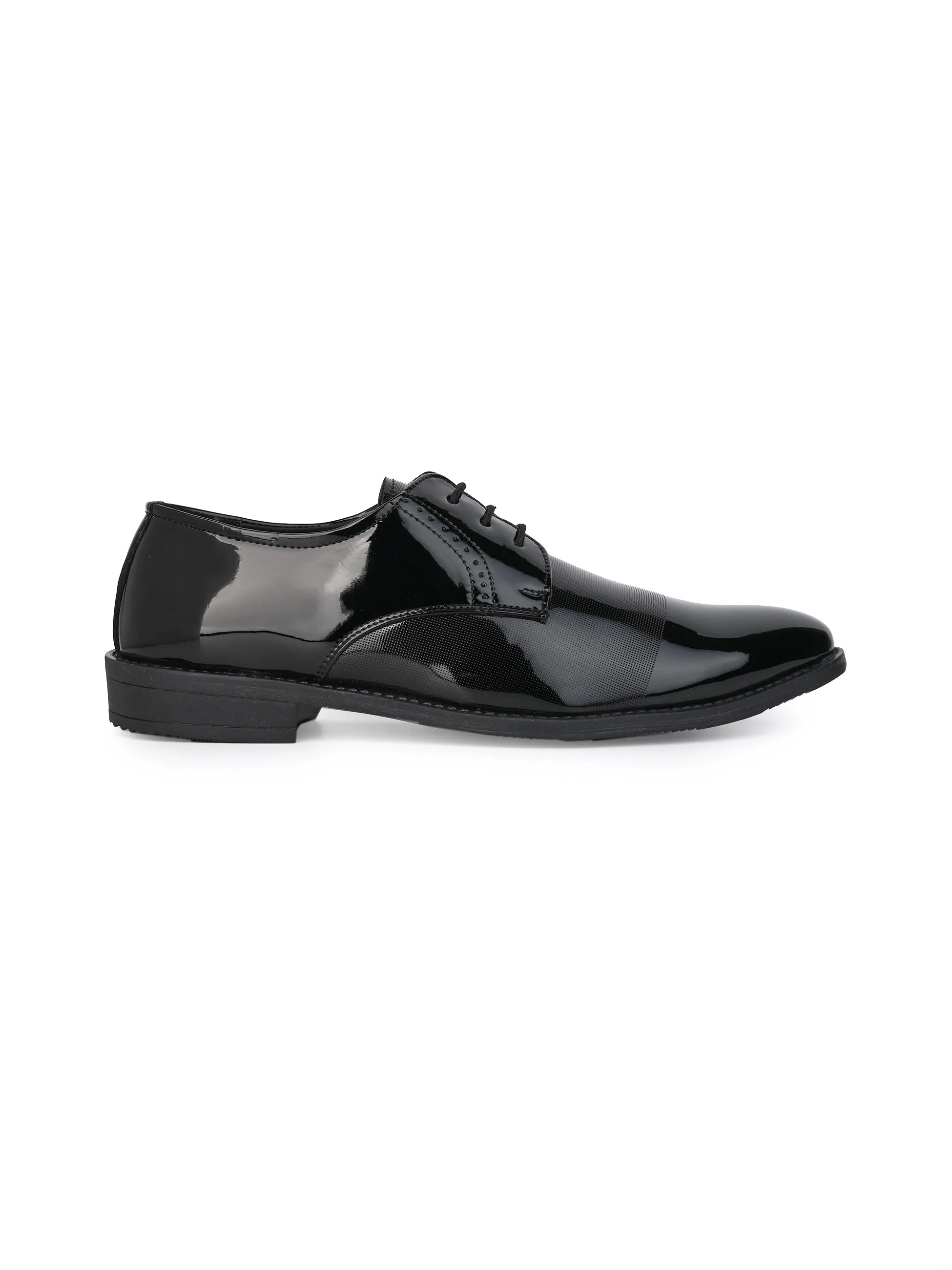Hydes and Hues Men Round-Toe Derbys Black