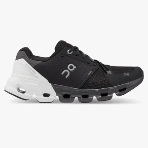 Men's On Cloudflyer 4 (2E) Wide