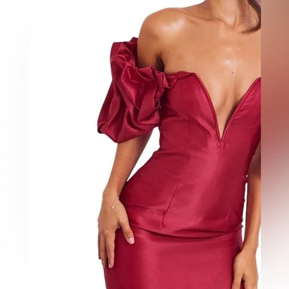 Nwt Pretty Little Thing Satin Ruffle Low Cut Mini Dress Burgundy Size 8
