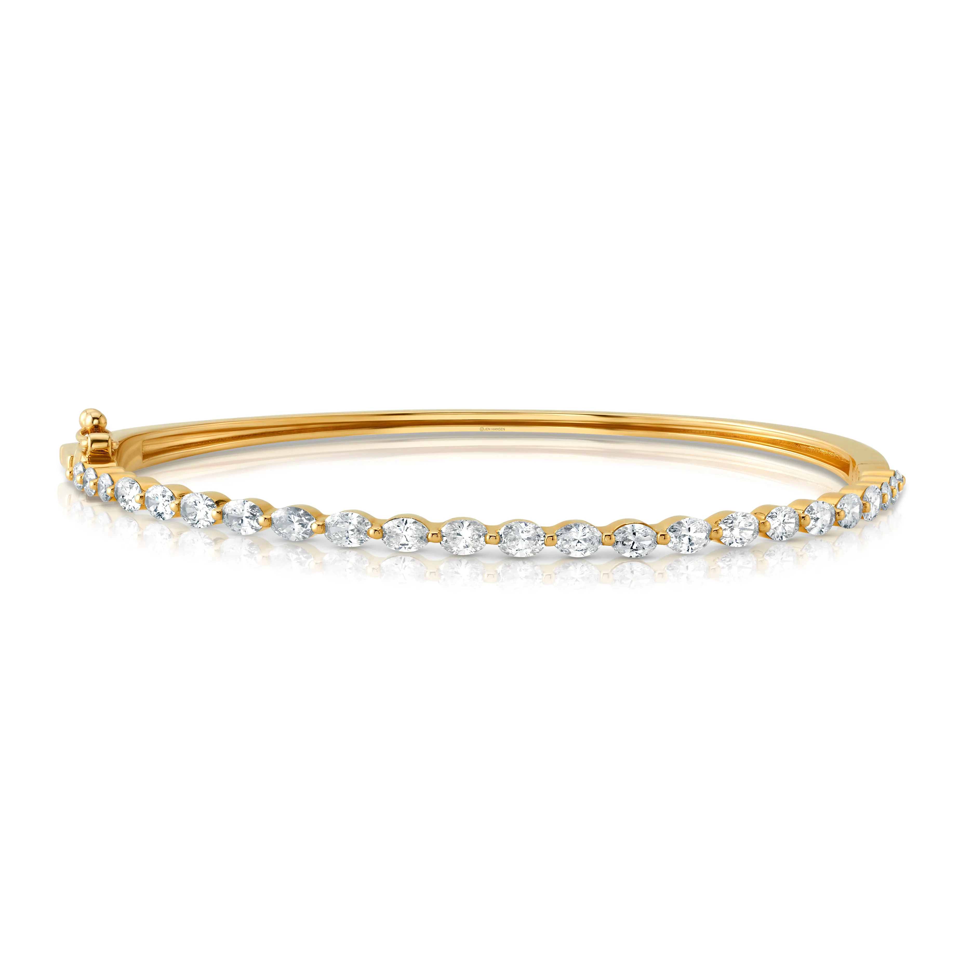 OVAL DIAMOND BANGLE, 14kt GOLD