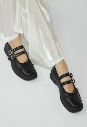 Phapos Flat in Black