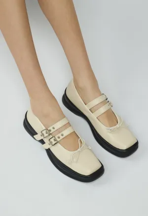 Phapos Flat in Cream