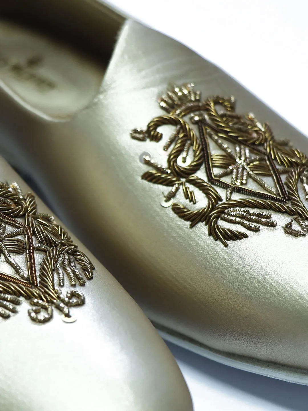 Pure Cream Occasional Wear Juttis for Men
