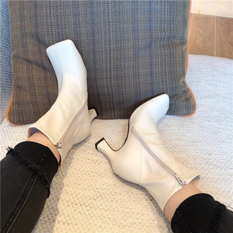 Q Square Toe Ankle Boots