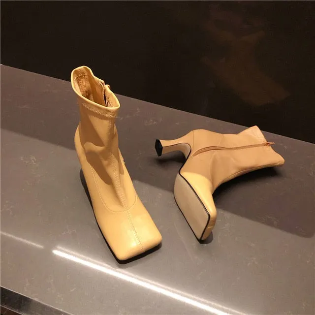 Q Square Toe Ankle Boots