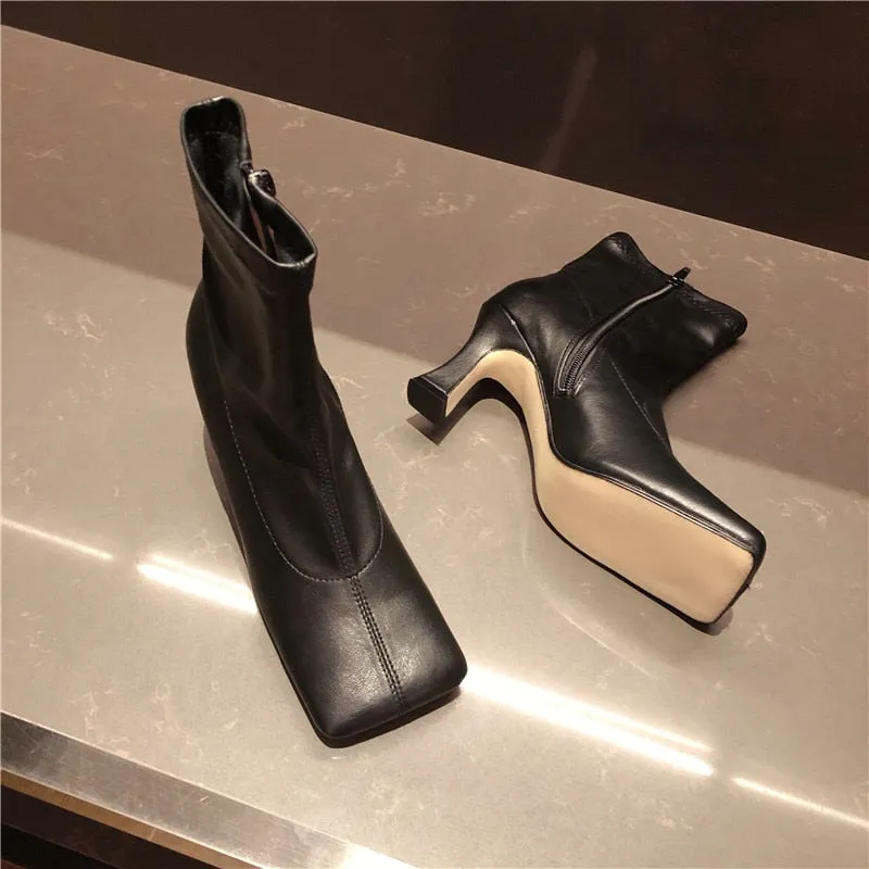 Q Square Toe Ankle Boots
