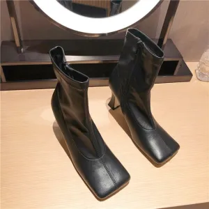 Q Square Toe Ankle Boots