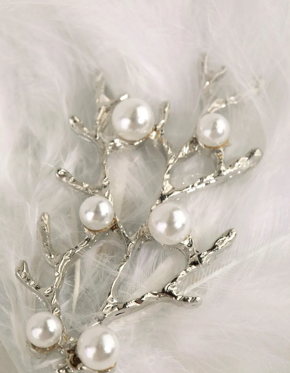 Statement Branch & Feather Clip