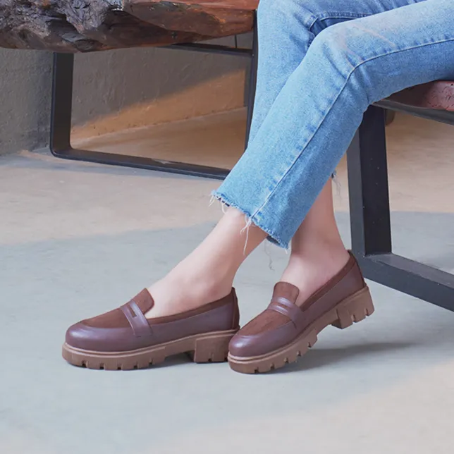 Stylish Loafers with Chunky Soles - brown