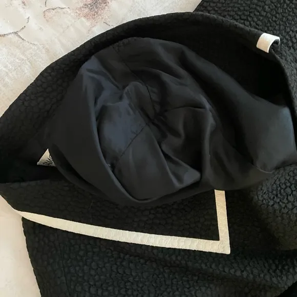 Tamotsu Vintage Y2K black with white detailing crepe 3 buttons blazer, size 1X