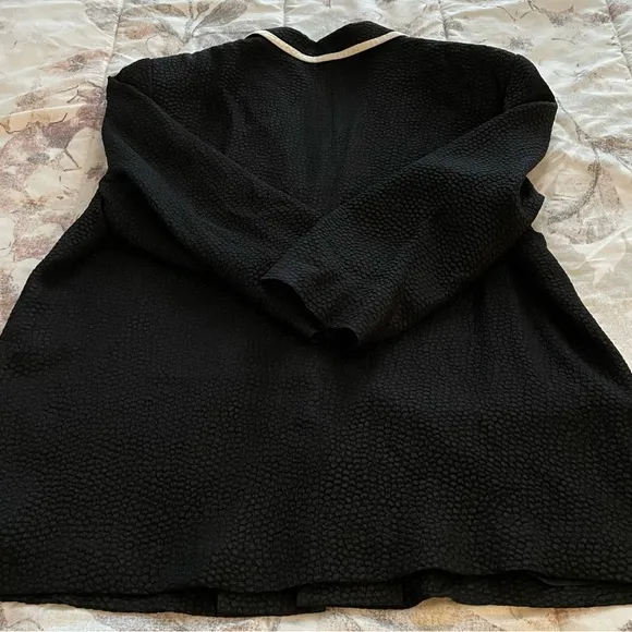 Tamotsu Vintage Y2K black with white detailing crepe 3 buttons blazer, size 1X
