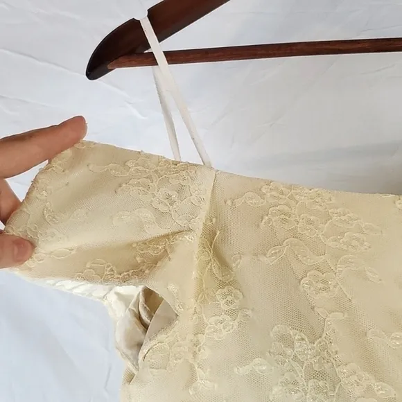 Vintage 90s Cachet Cream Lace Formal Dress