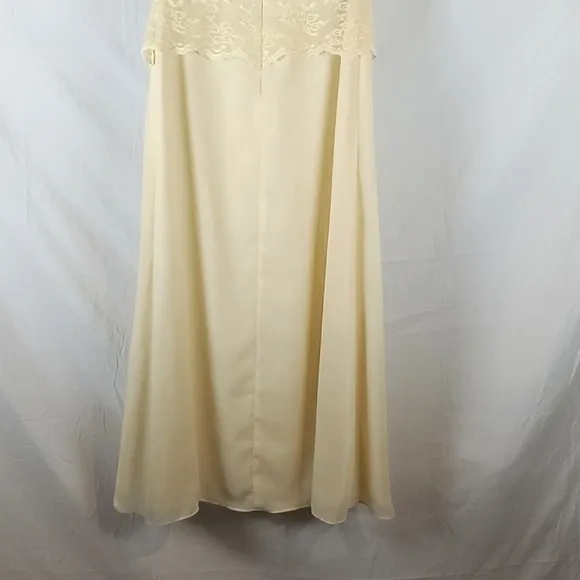 Vintage 90s Cachet Cream Lace Formal Dress