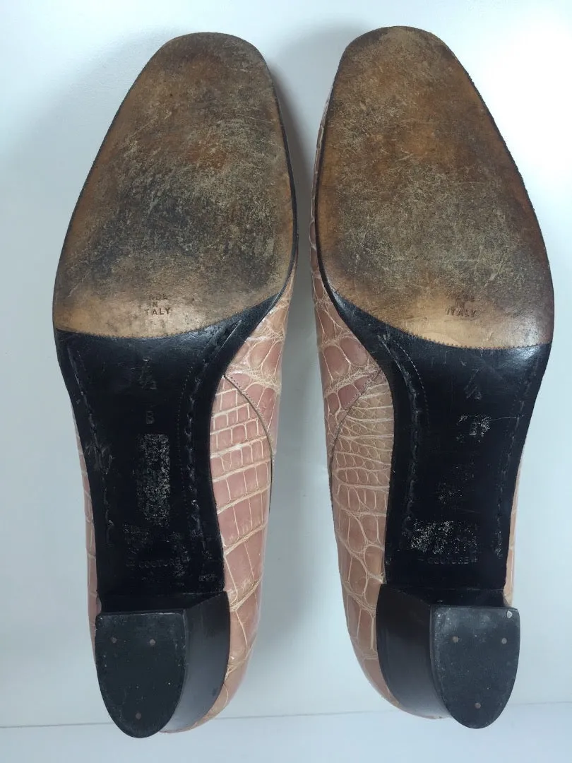 VINTAGE Circa 1960s Helene Arpels Pink Croc Shoes with Gold Detail Size 7 1/2