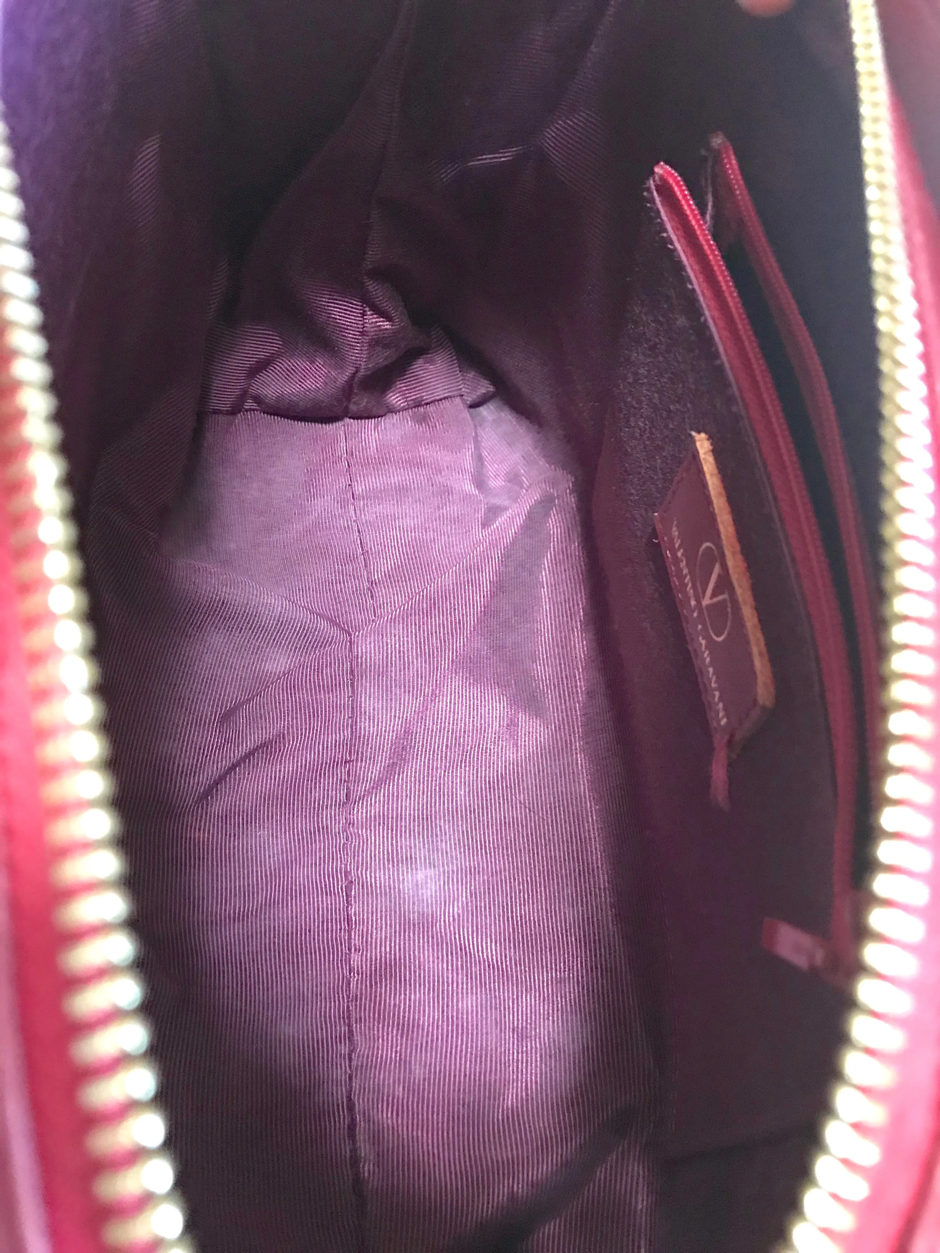 Vintage Valentino Garavani wine leather handbag with golden buckles. Classic Valentino purse for any occasions. 050906f1