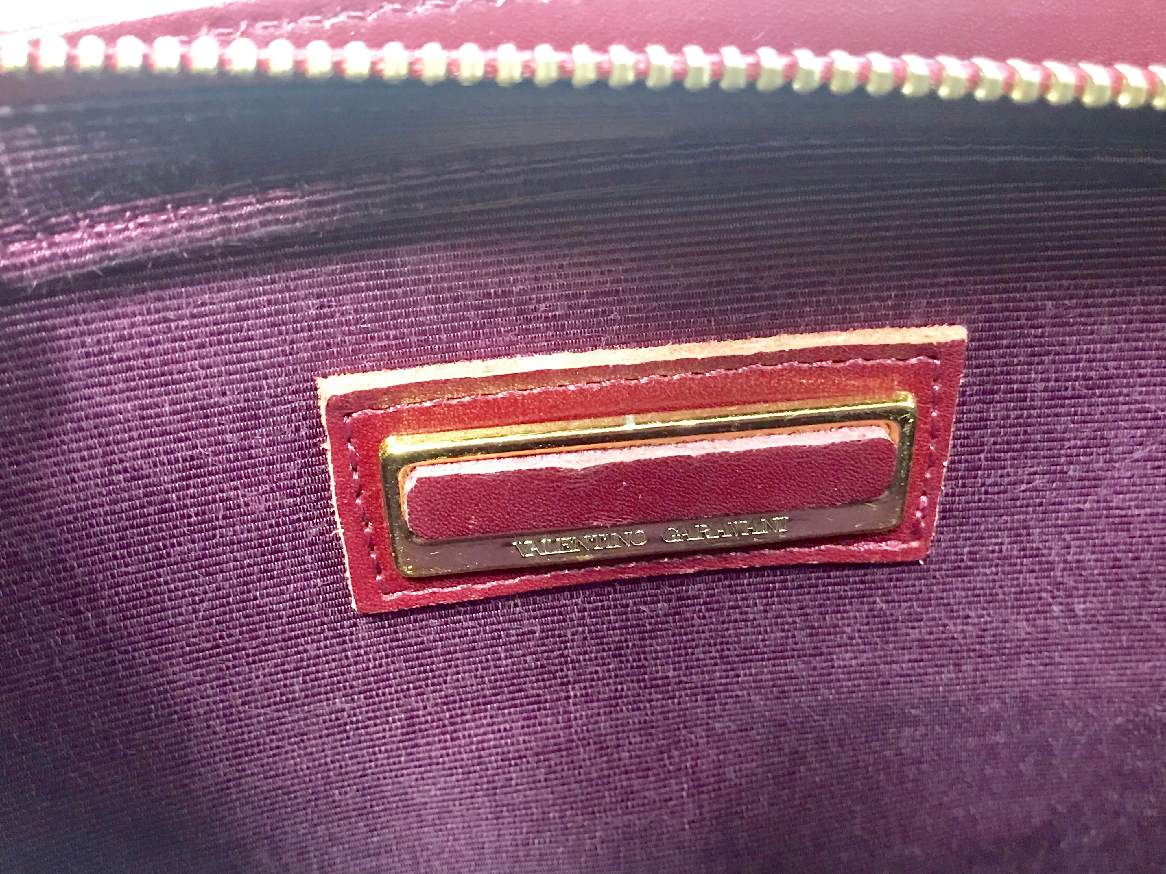 Vintage Valentino Garavani wine leather handbag with golden buckles. Classic Valentino purse for any occasions. 050906f1