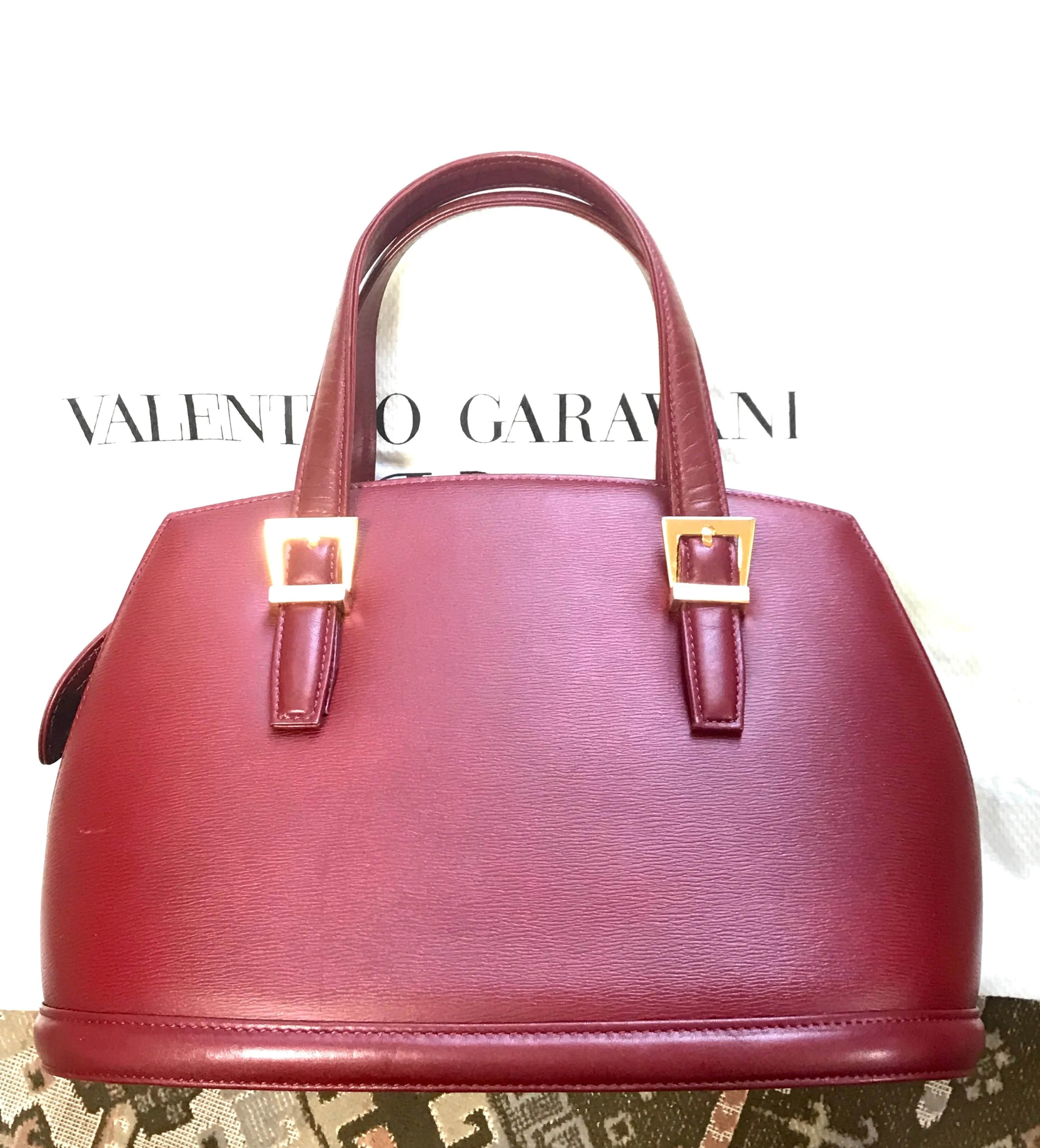 Vintage Valentino Garavani wine leather handbag with golden buckles. Classic Valentino purse for any occasions. 050906f1