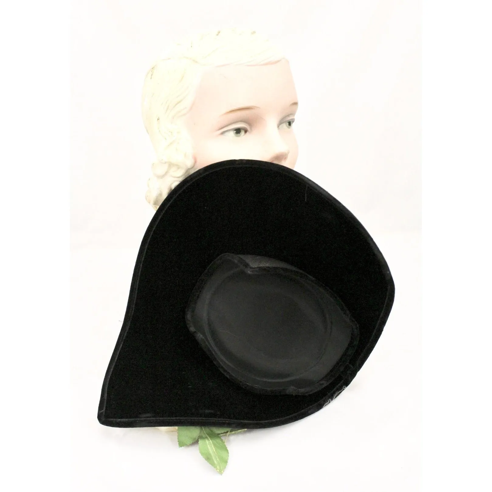Vintage Wide Brimmed Saucer Hat Teardrop Black Straw Yellow Rose 1950s  Church Marvelous Maisel