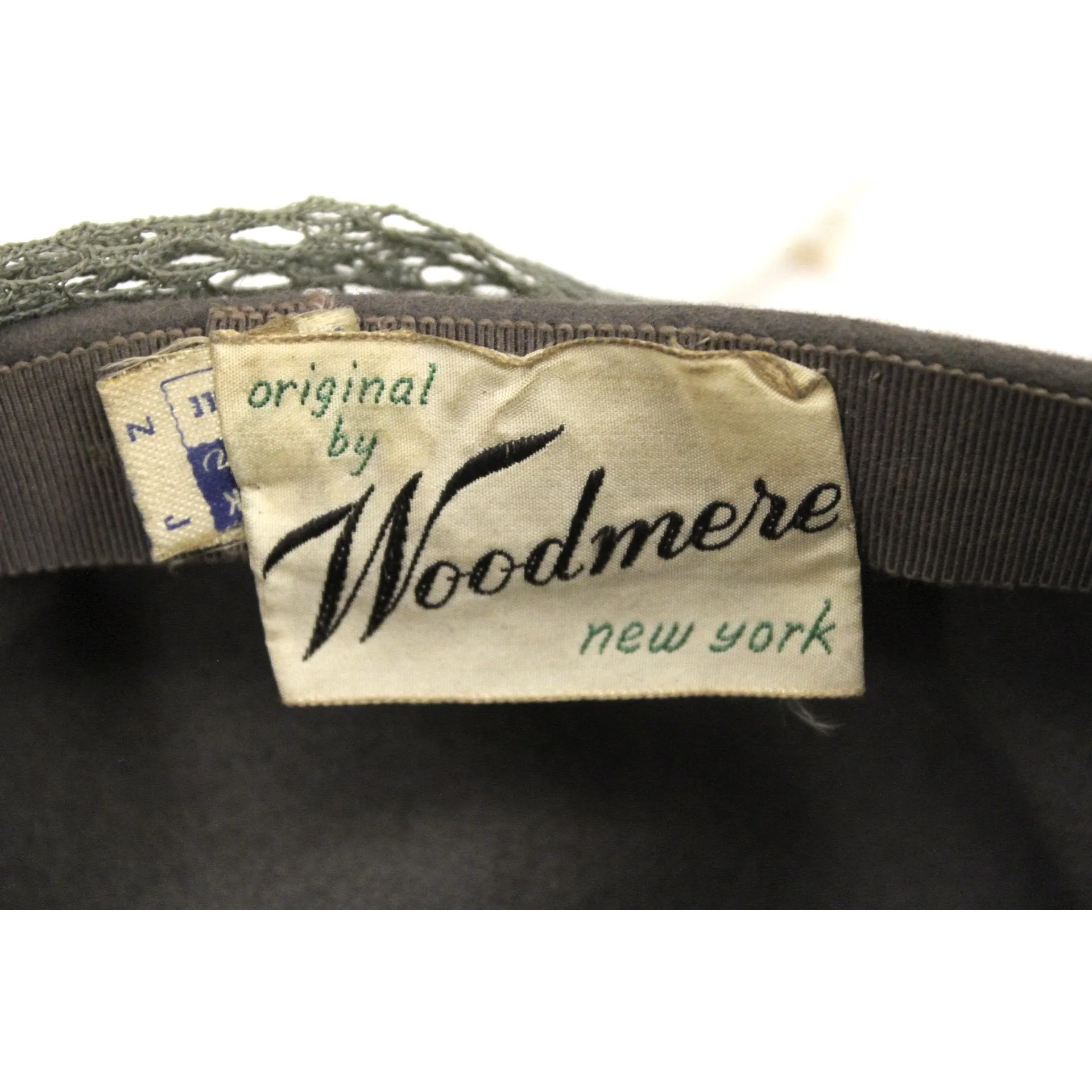 Vintage Womens Hat 1940s  Woodmere Bonnet Cloche Long Net Detail Gray Turquoise 21" Head