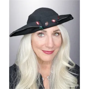 Vtg 1930s Lazarus Semi-Cloche Black Red Green Jewels Guernsey Pie