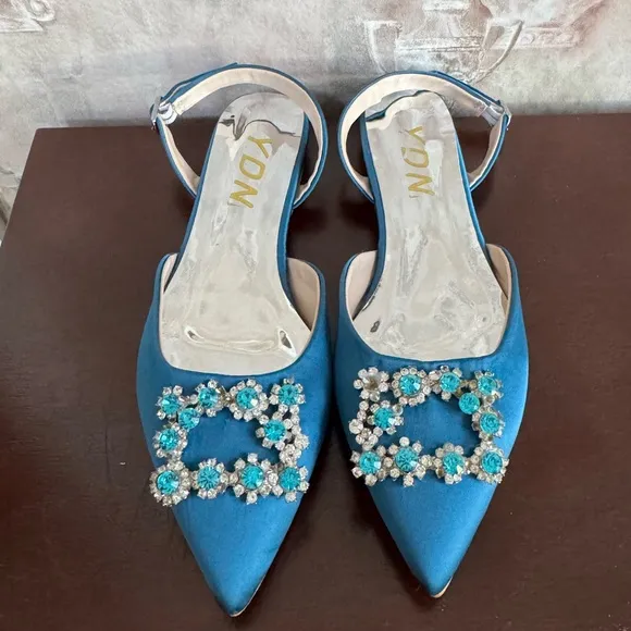 YND SATIN FLAT POINTED TOE PUMP LARGE RHINESTONE VAMP BUCKLE SIZE 10 TEAL